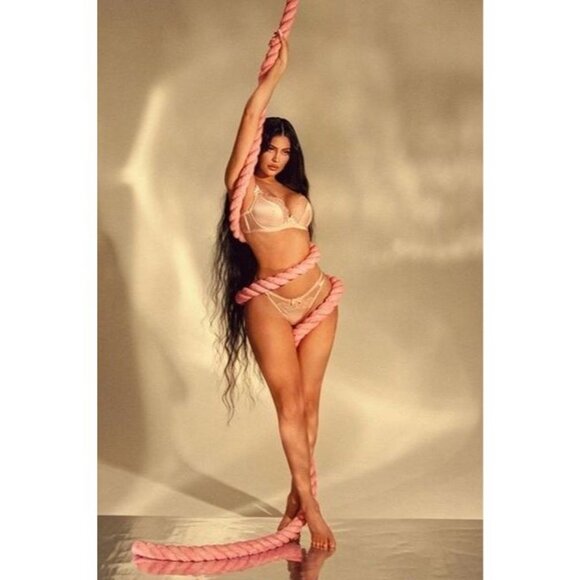 Agent Provocateur Helene Peach Silk Bra 34B - Picture 6 of 16